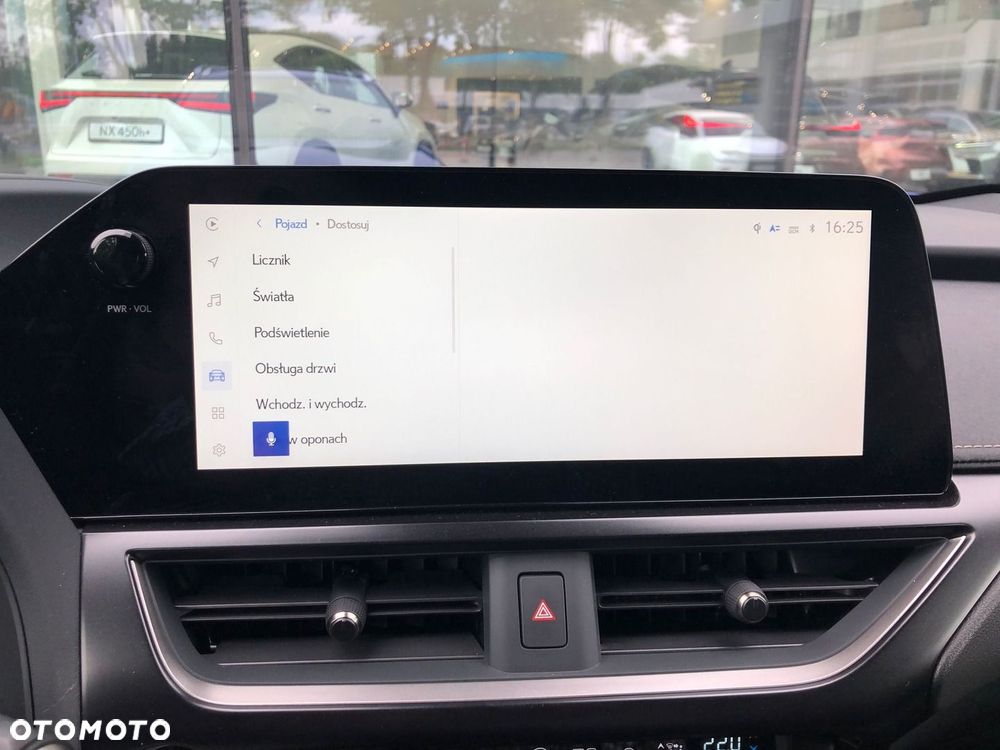 Lexus UX 300h F Sport Design - 19