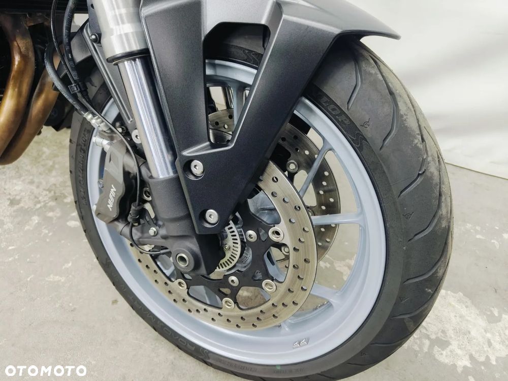 Suzuki GSX - 5