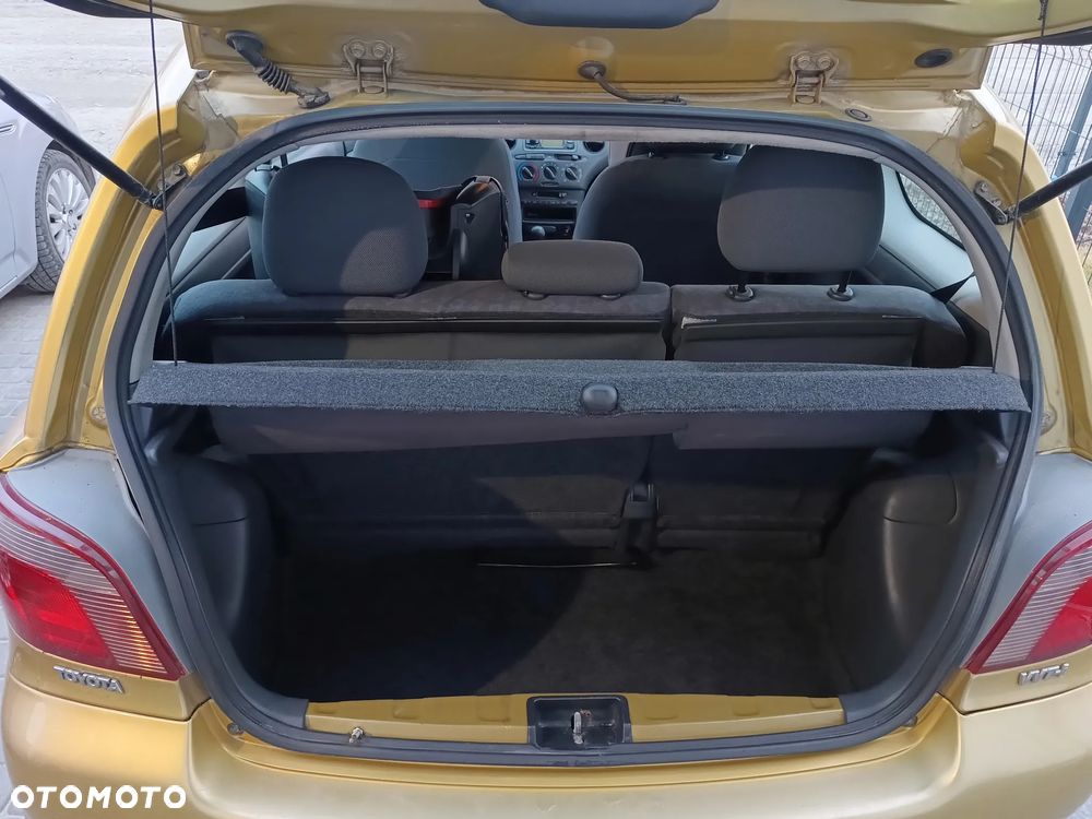 Toyota Yaris 1.0 Base - 16