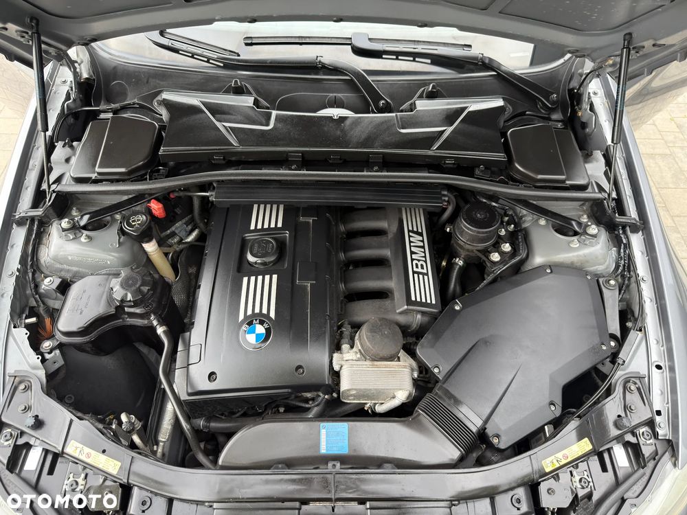 BMW Seria 3 325i Edition Exclusive - 37