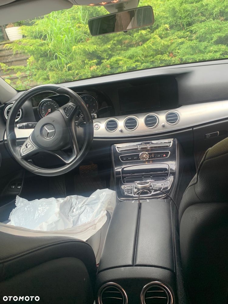 Mercedes-Benz Klasa E 200 d 9G-TRONIC - 20