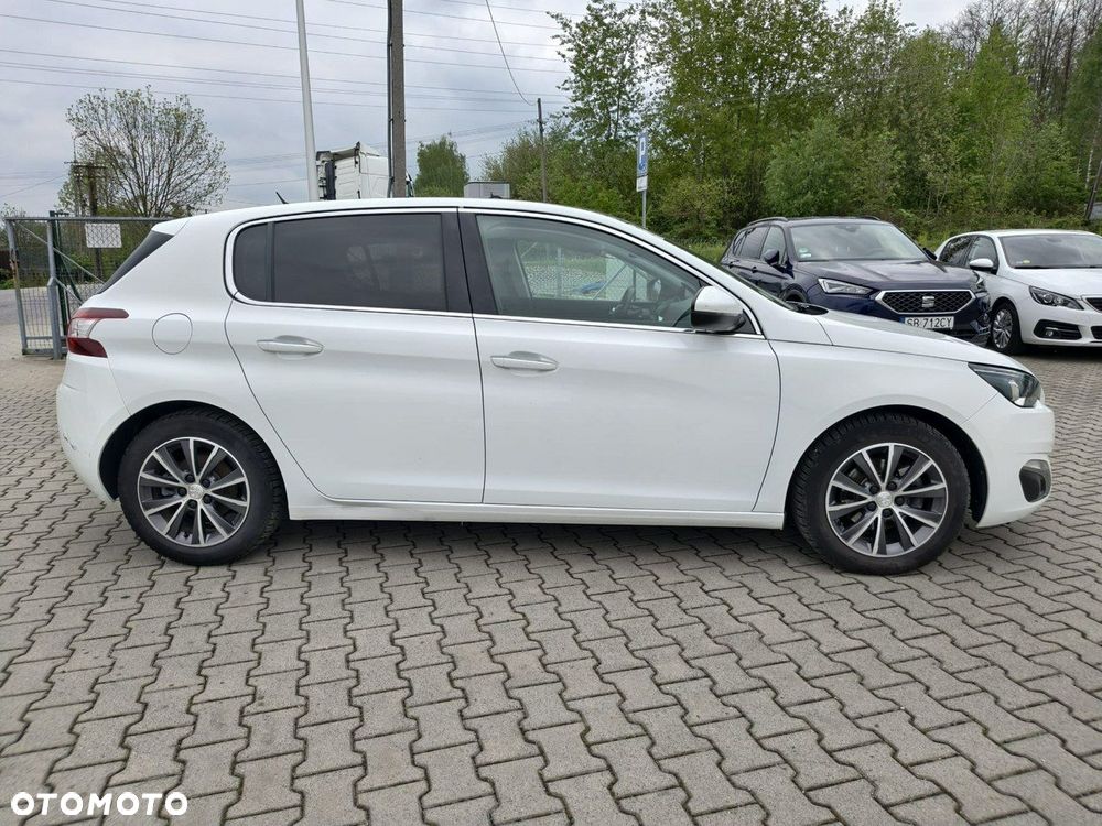 Peugeot 308 - 8