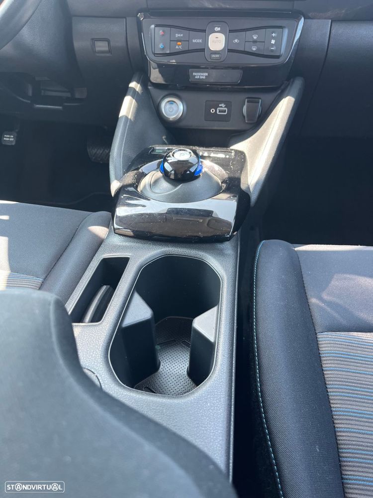 Nissan Leaf 40 kWh Tekna - 28