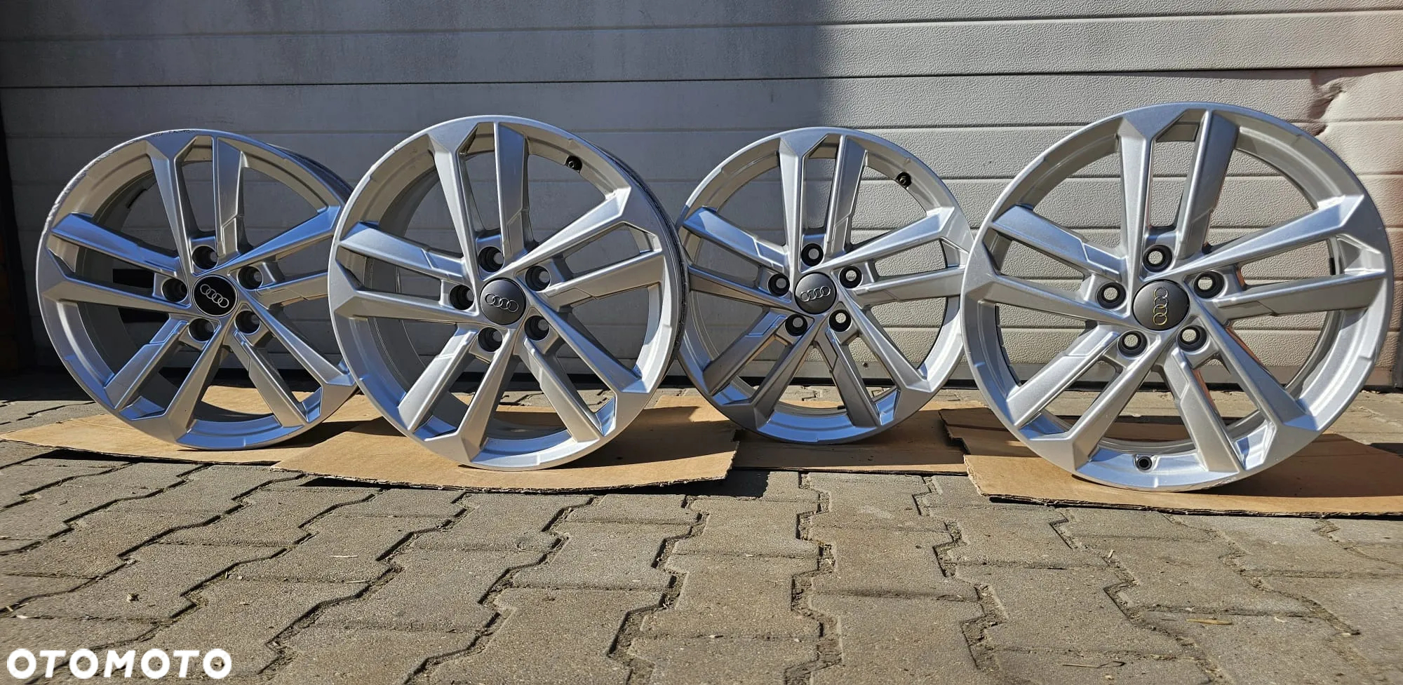 Audi OE A3 A4 A6 Volkswagen Golf Skoda Octavia Seat Leon / 8Y0601025L / 6,5Jx17 ET43 5x112 - 10