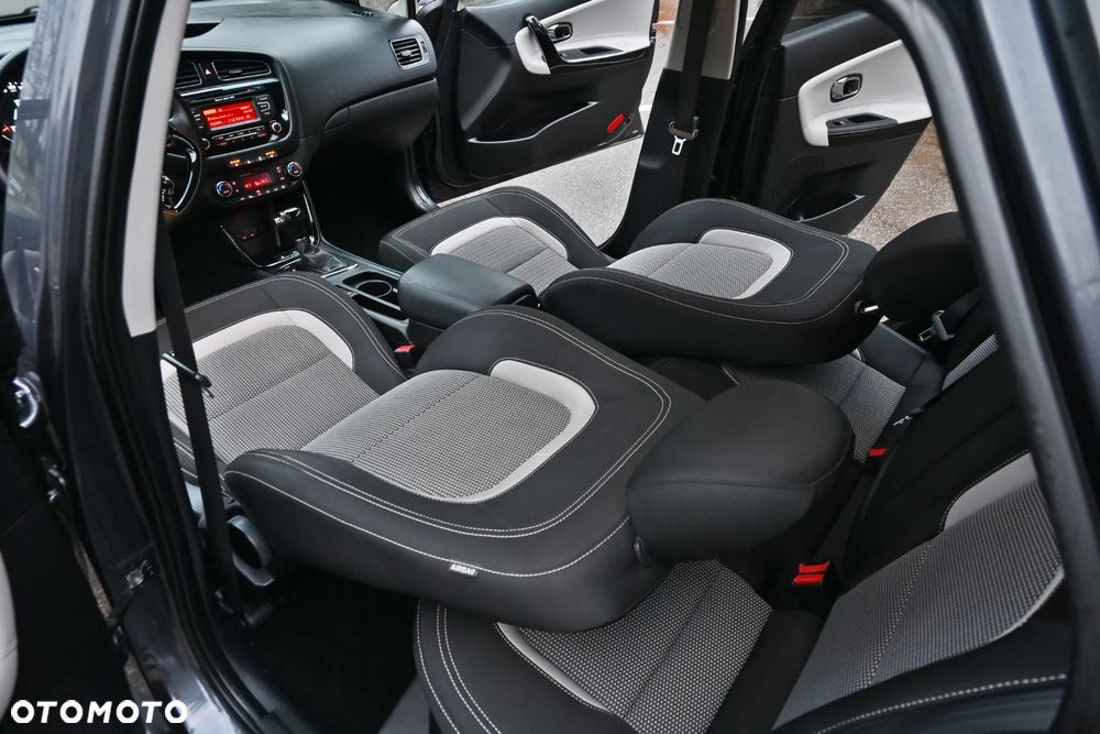 Kia Ceed 1.6 GDI DCT Spirit - 30