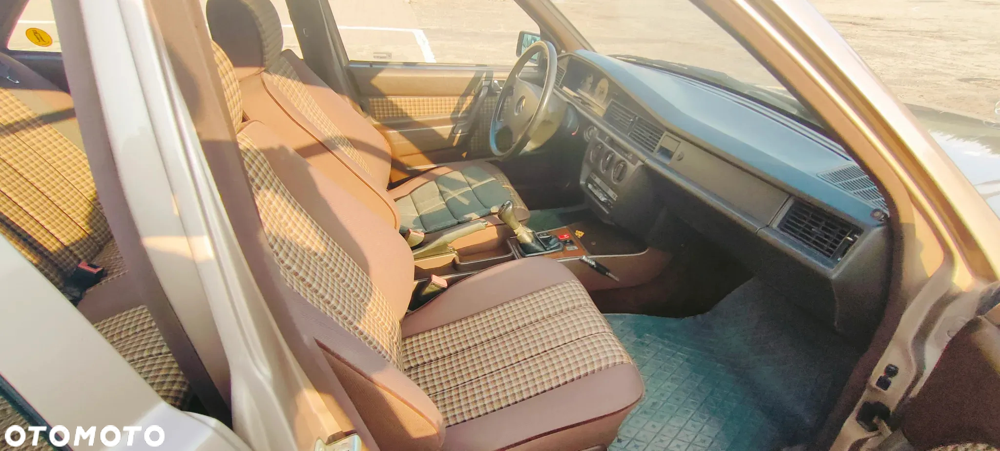 Mercedes-Benz W201 (190) - 7