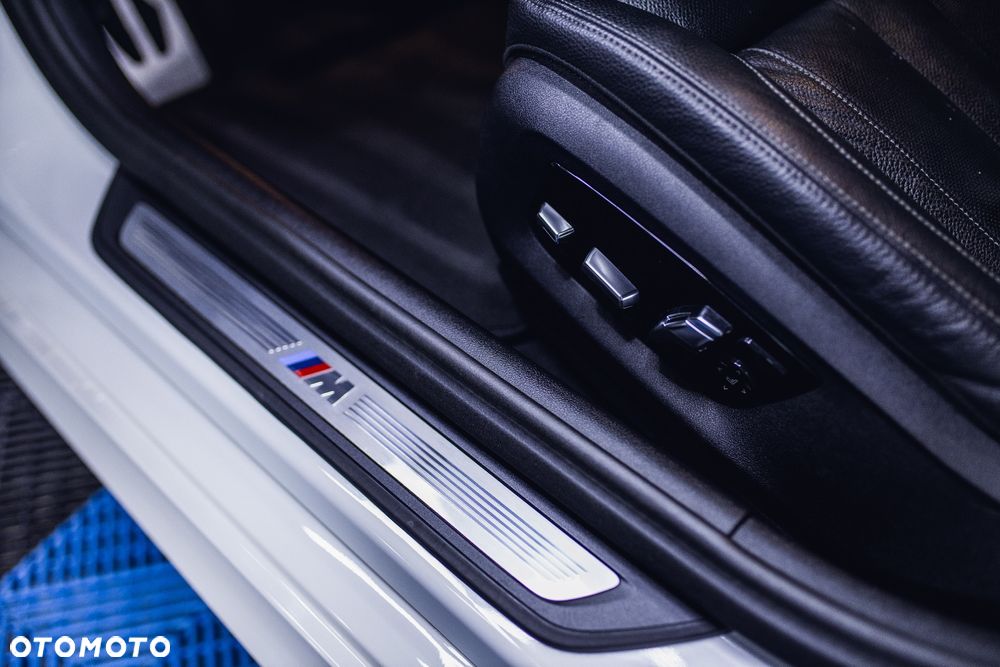 BMW Seria 5 520d xDrive MHEV M Sport sport - 12