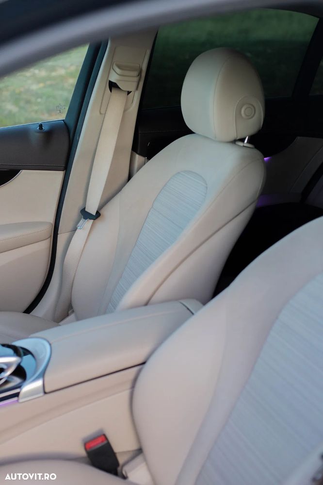 Mercedes-Benz C 220 d 4Matic 9G-TRONIC AMG Line - 25