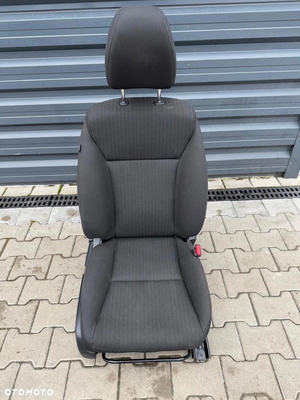 HONDA HR-V II 15-21 FOTEL PRAWY GRZANY EUROPA
