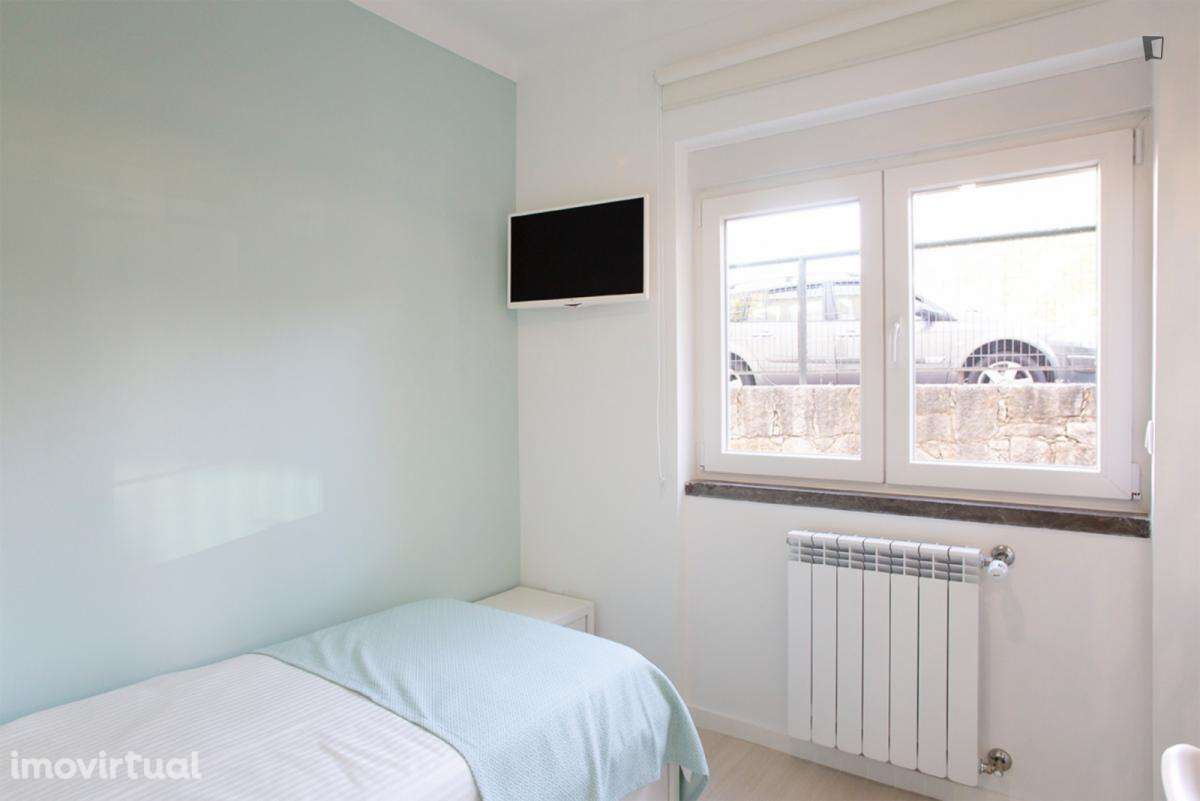 Quarto - localizado em Carcavelos Lisbon - Grande imagem: 3/22