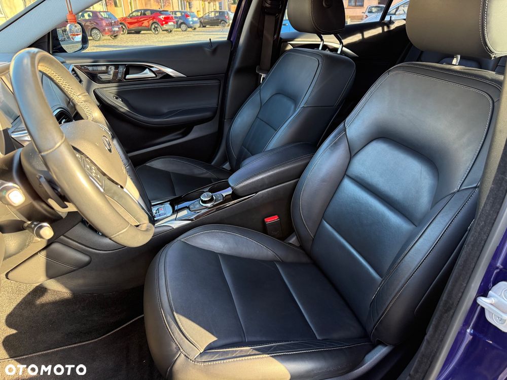 Infiniti QX30 - 10