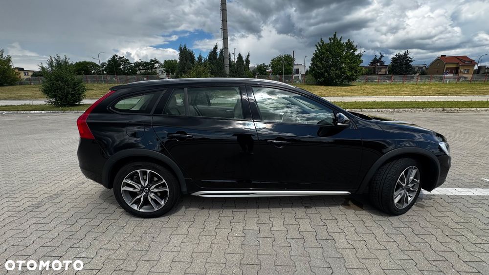 Volvo V60 Cross Country T5 AWD Summum - 3