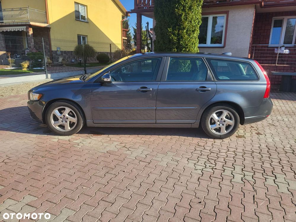 Volvo V50 D2 Momentum - 2