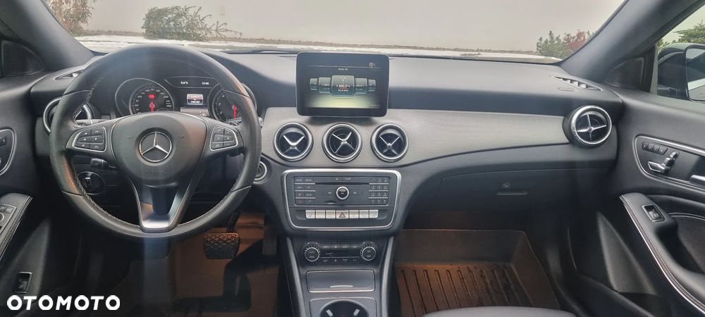 Mercedes-Benz CLA 250 4Matic 7G-DCT UrbanStyle Edition - 20