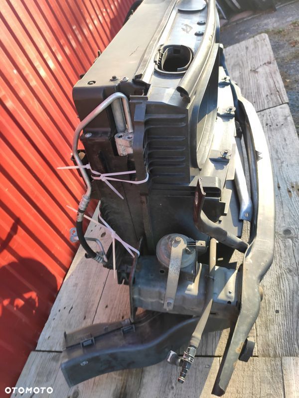 BMW X5 E70 3.0D M57 AUTOMAT PAS PRZEDNI WZMOCNIENIE CHŁODNICE WENTYLATOR - 10