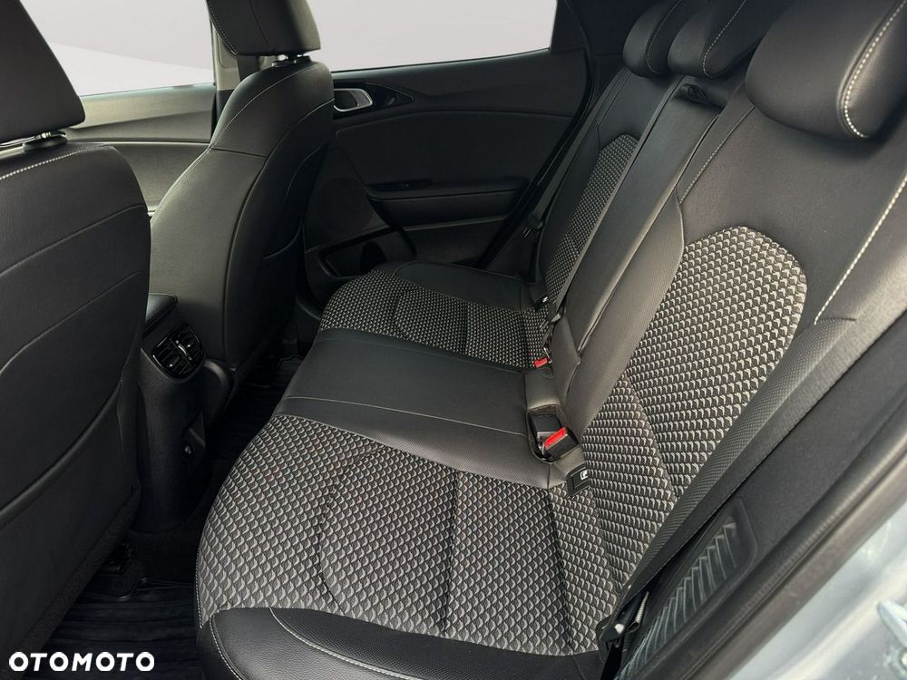 Kia XCeed - 26