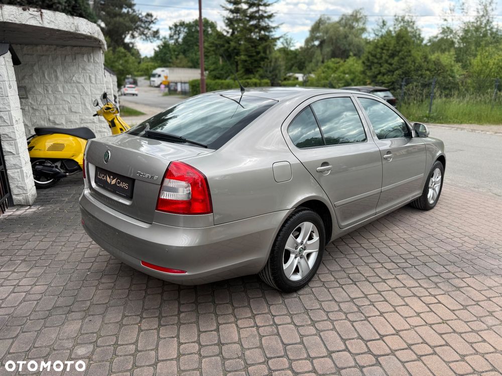 Skoda Octavia 1.6 Selection - 9