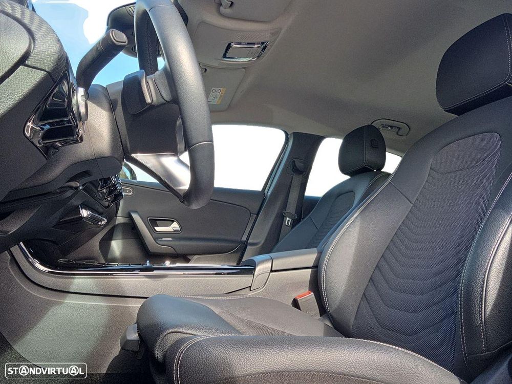 Mercedes-Benz A 200 Standard - 12