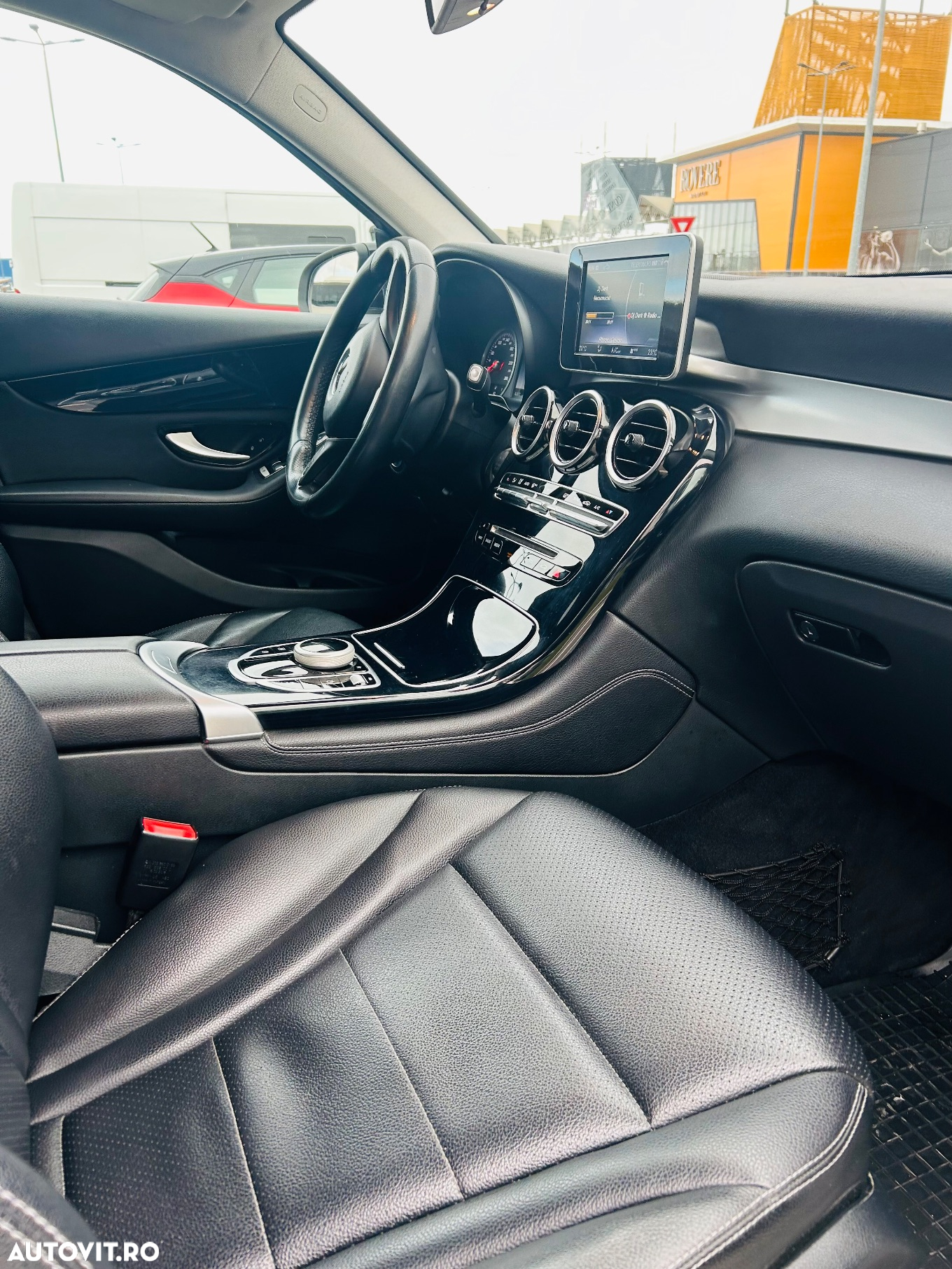 Mercedes-Benz GLC 220 d 4Matic 9G-TRONIC - 9