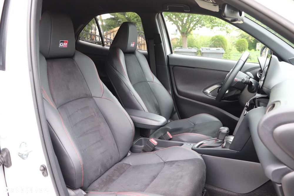Toyota Yaris Cross 130 1.5 VVT-i GR Sport - 13