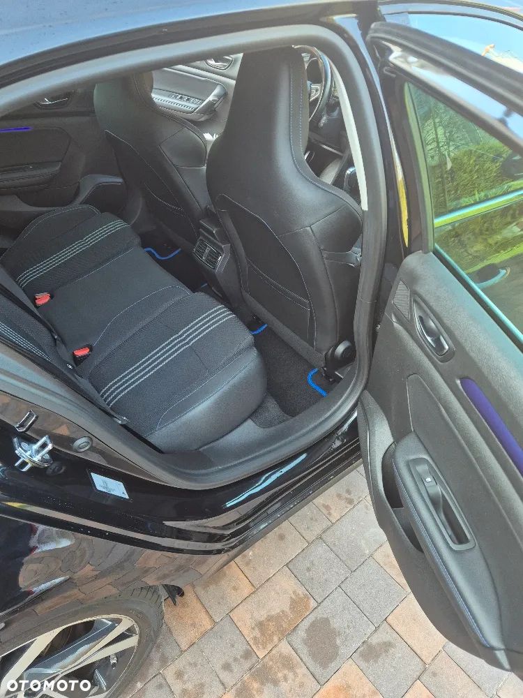 Renault Megane ENERGY TCe 205 EDC GT - 15