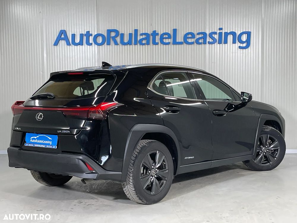 Lexus UX 250h Business Edition - 3