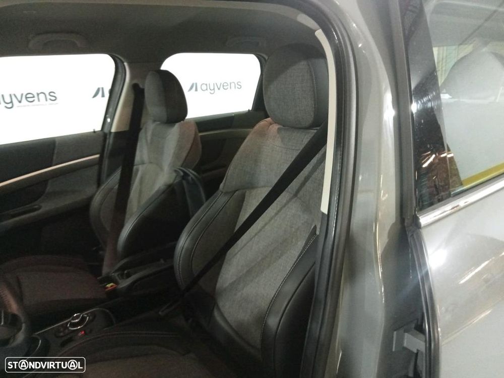 MINI Countryman Cooper SE Premium Essential Auto - 5