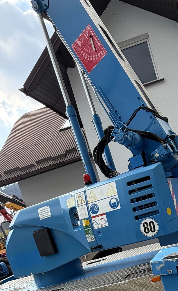 KLAAS 21/31TSP Dźwig Dekarski żuraw zwyżka podnośnik 31m. udźwig 1800kg max. Silnik Yanmar 3cyl. Dźwig Sterowany całkowicie zdalnie z pilota. Do 3,5 tony Transportowanie samochodem osobowym! Podwieszana oś Hydr. Własny Napęd Hydr. na 2 koła w terenie. Maszyna jak Nowa 2,5 tyś mtg. 2013r. Po serwisach Dekra BMWT. Sprowadzona z Norwegii. Nie różni się od nowej z salonu. Pełna Hydraulika w maszynie. Najbogatsza wersja. OKAZJA 230volt. Zero zużycia! - 21