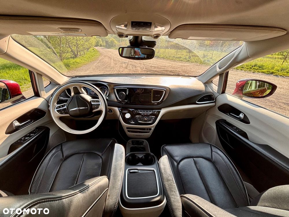 Chrysler Pacifica - 6