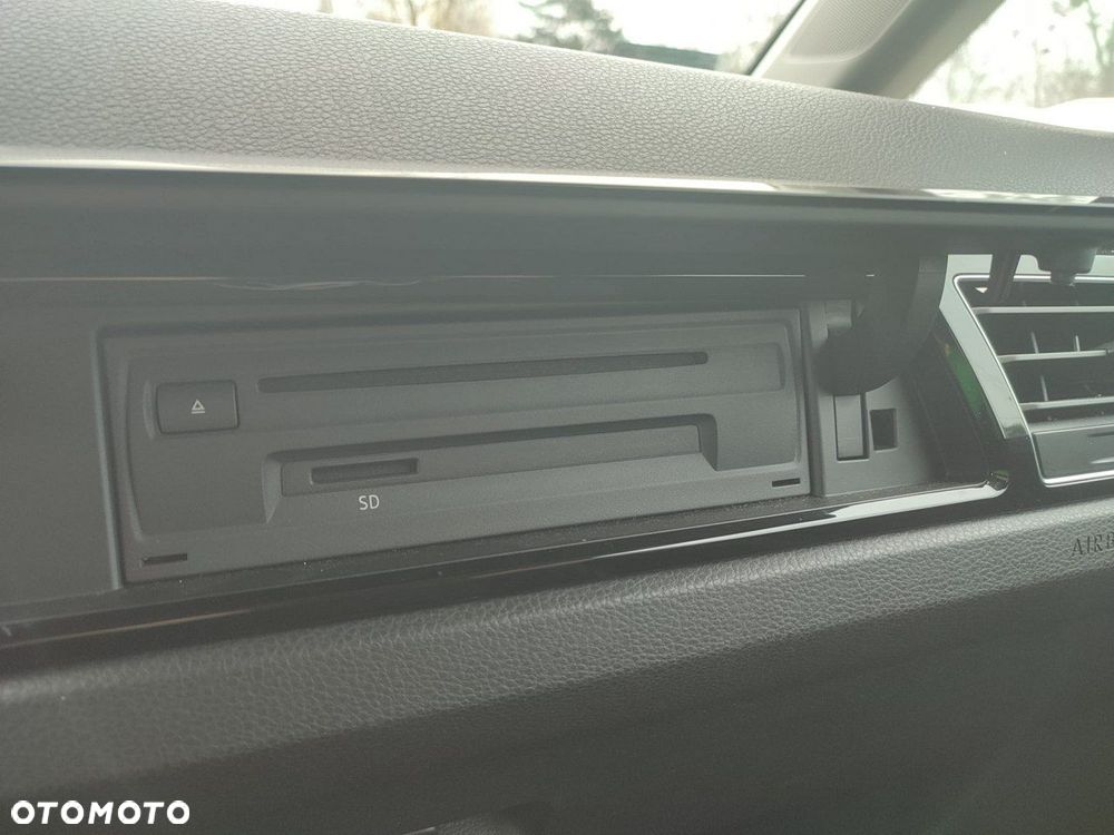 Volkswagen Touran - 26