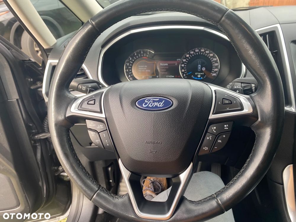 Ford S-Max 2.0 TDCi Titanium PowerShift - 24