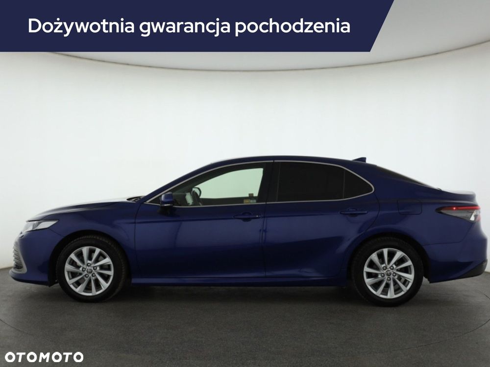Toyota Camry - 4