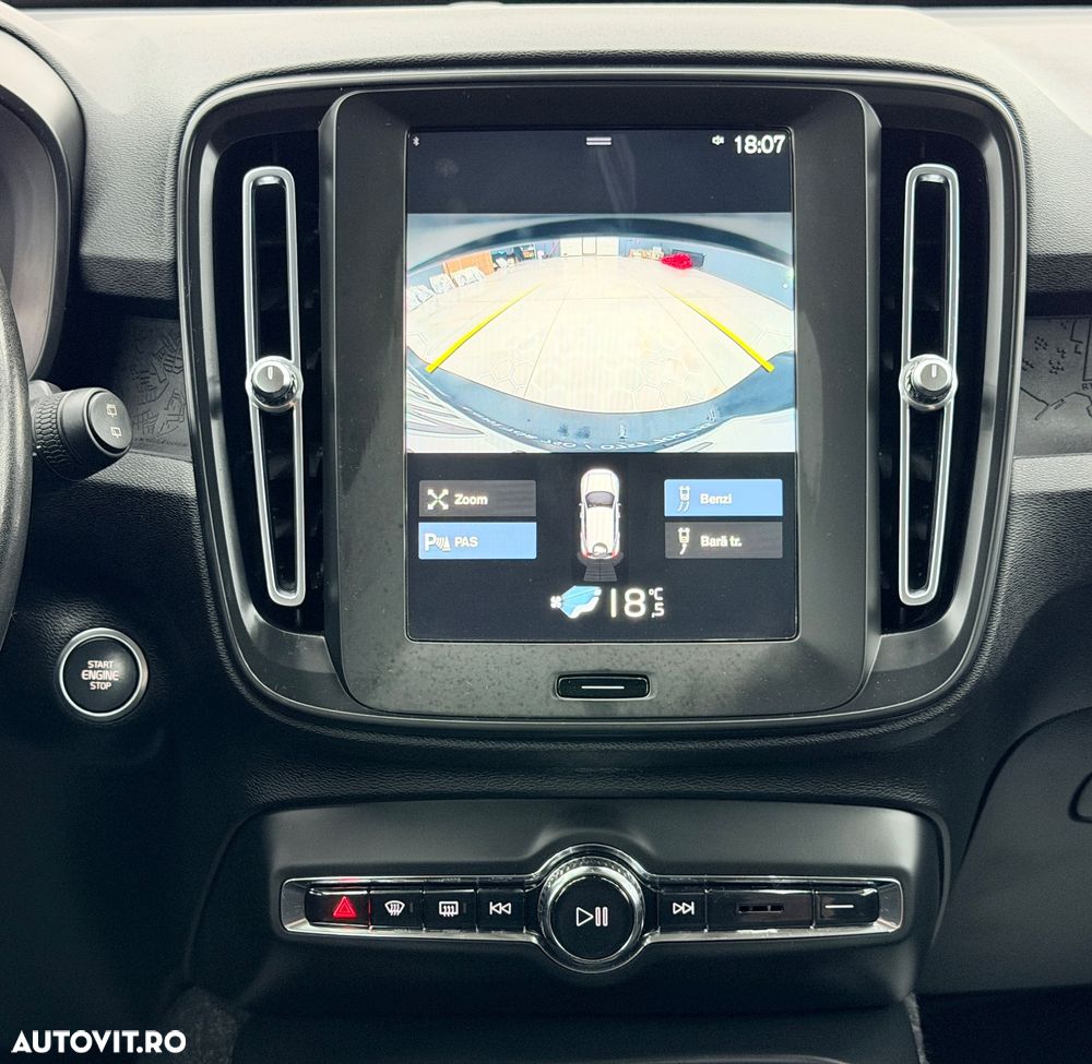 Volvo XC 40 T2 Momentum Core - 23