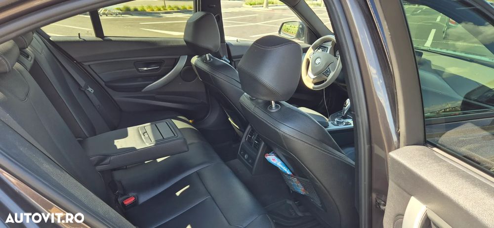 BMW Seria 3 320d Aut. - 8