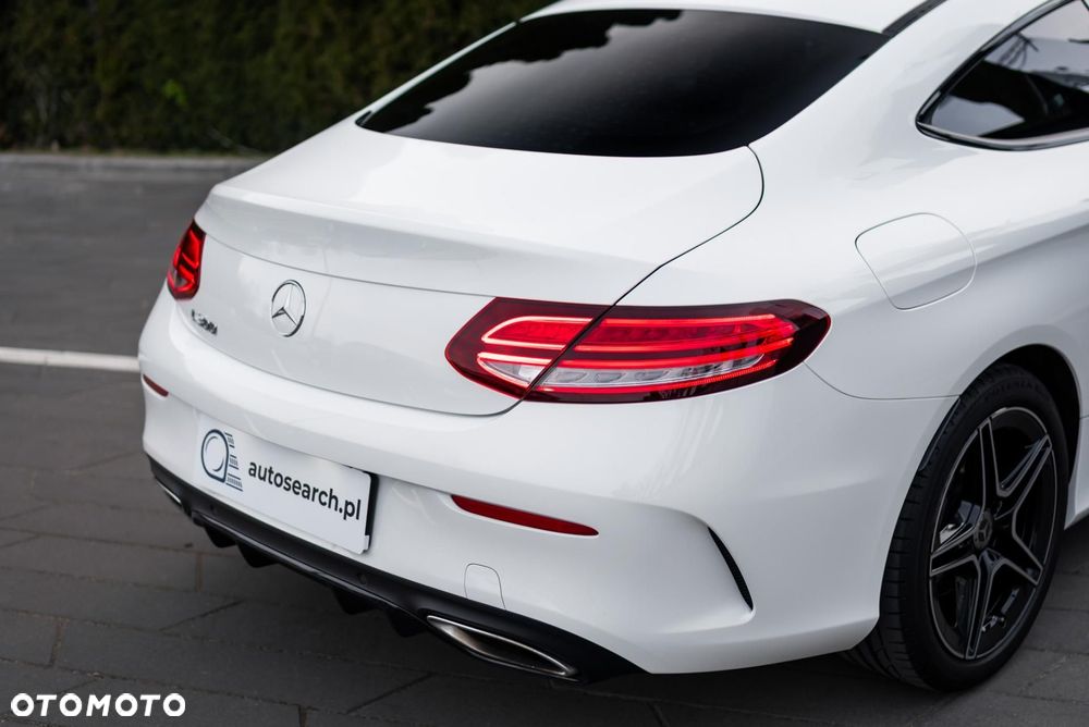 Mercedes-Benz Klasa C 300 9G-TRONIC - 38