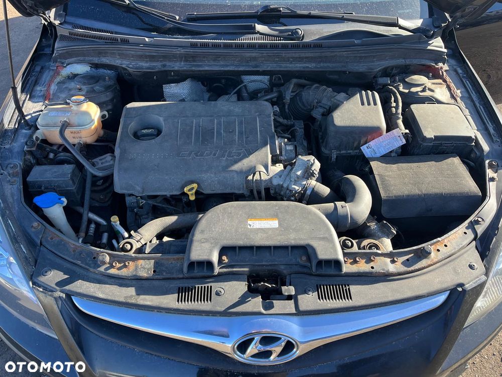 Hyundai i30 1.6 CRDi Comfort EU5 - 6