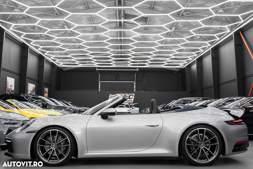 Porsche 911 Carrera Cabriolet PDK - 27