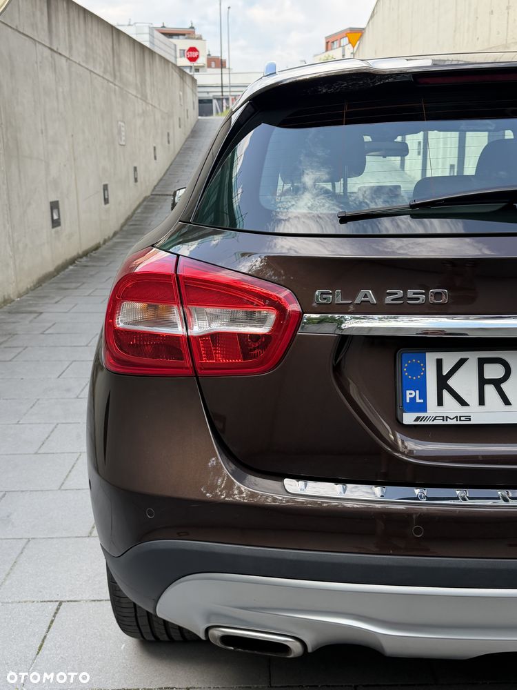 Mercedes-Benz GLA 250 4-Matic - 7