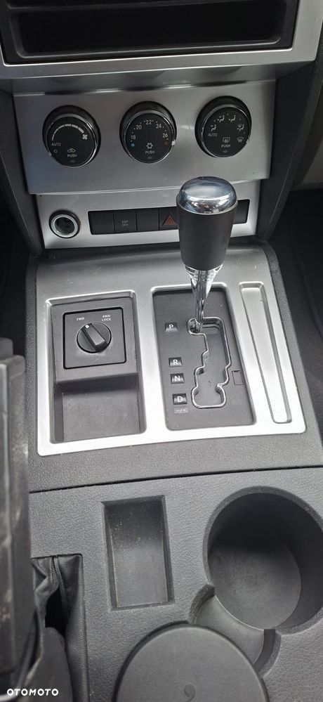 Dodge Nitro 2.8 CRD DPF Automatik SXT - 18