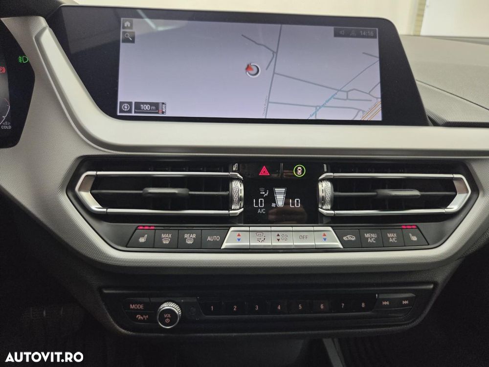 BMW Seria 2 218d AT - 7
