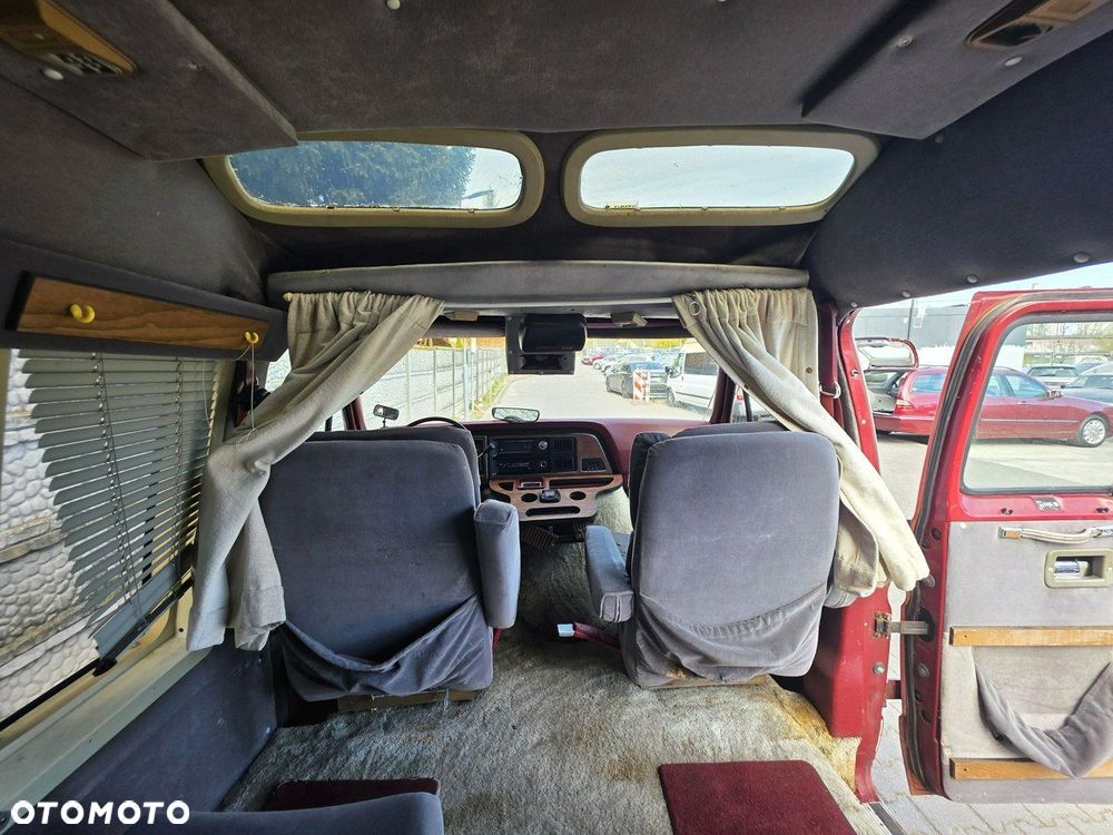 Ford Econoline - 17