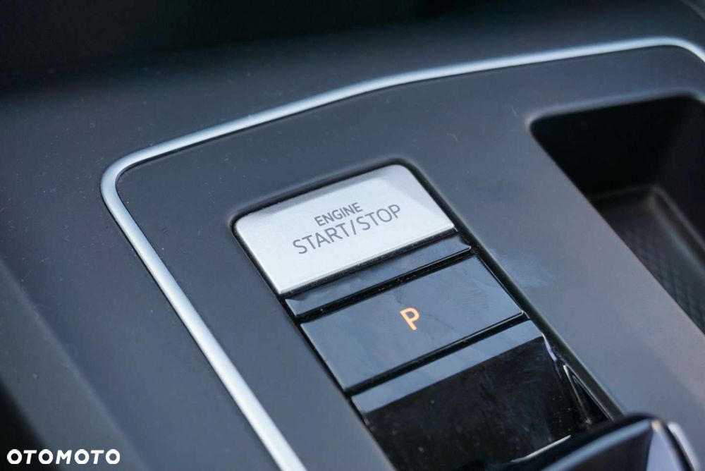 Volkswagen Golf - 22