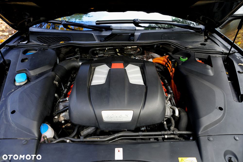 Porsche Cayenne S E-Hybrid - 12