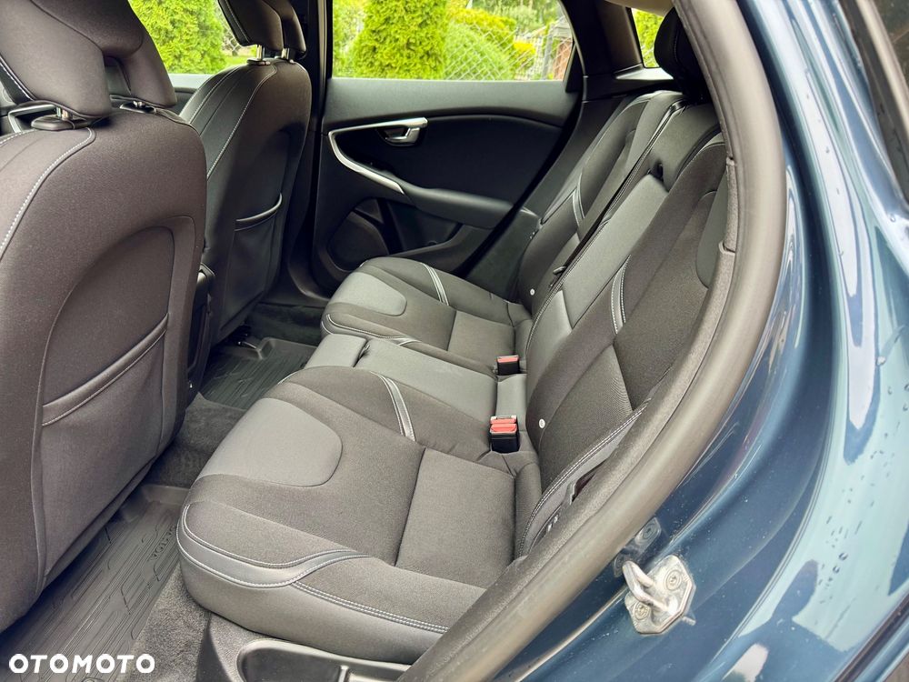 Volvo V40 D3 Momentum - 12
