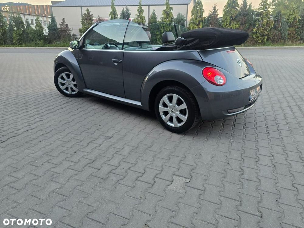 Volkswagen New Beetle - 6