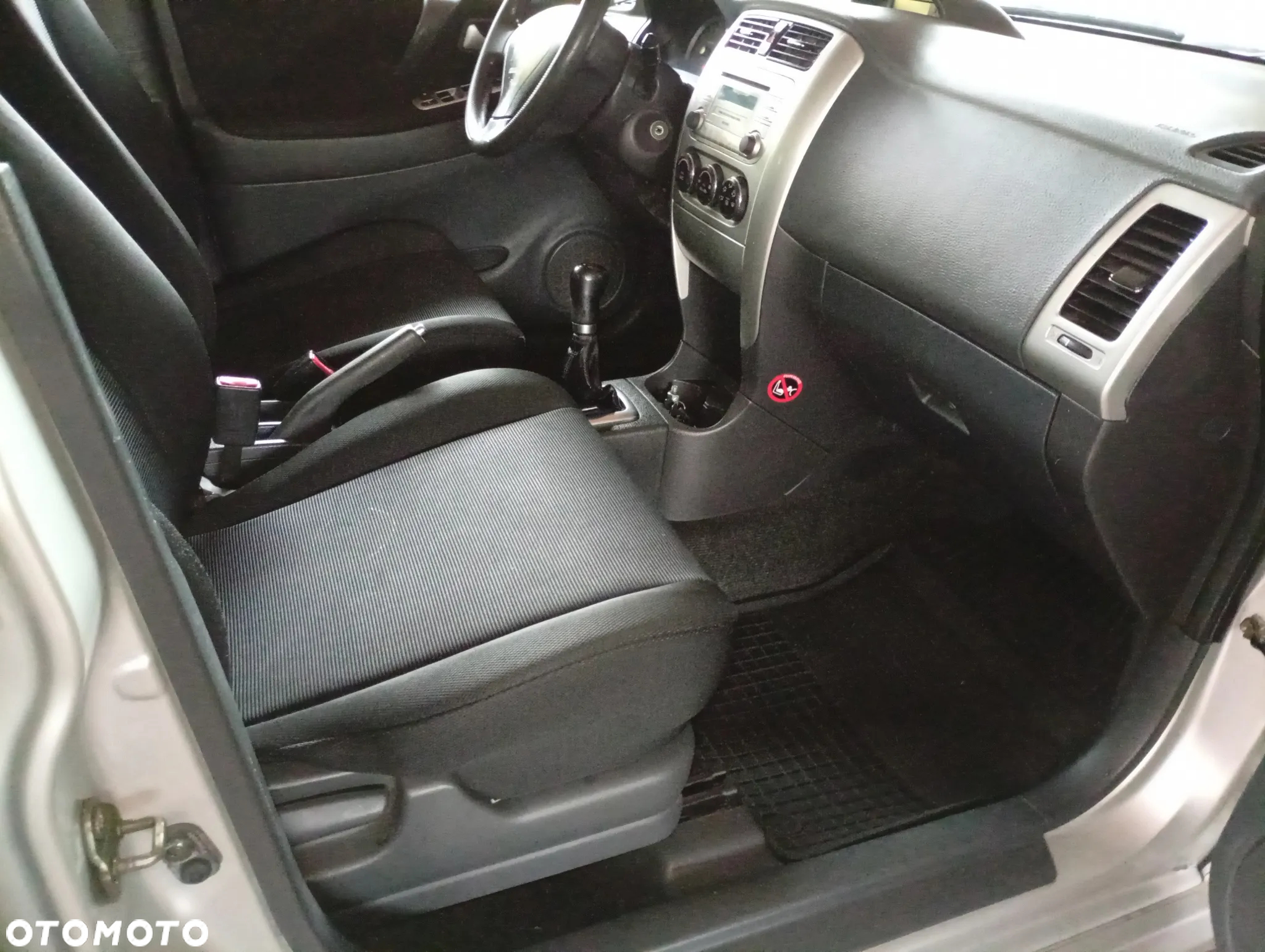 Suzuki Liana 1.6 Snow White - 11
