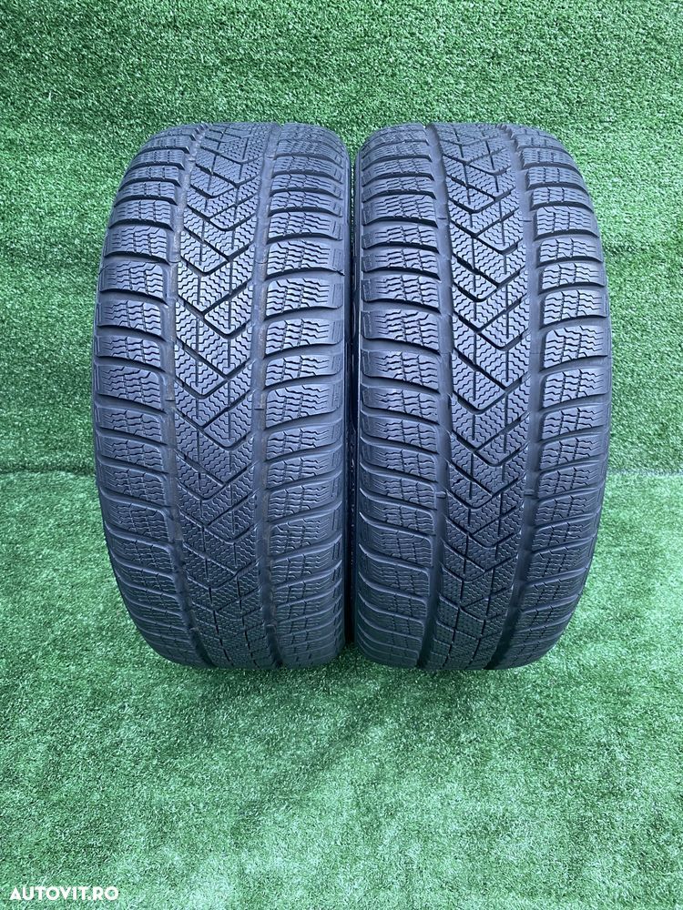 Set 2 anvelope iarna Pirelli SOTTOZERO 3 Runflat 225 45 R18 RSC OE BMW - 1