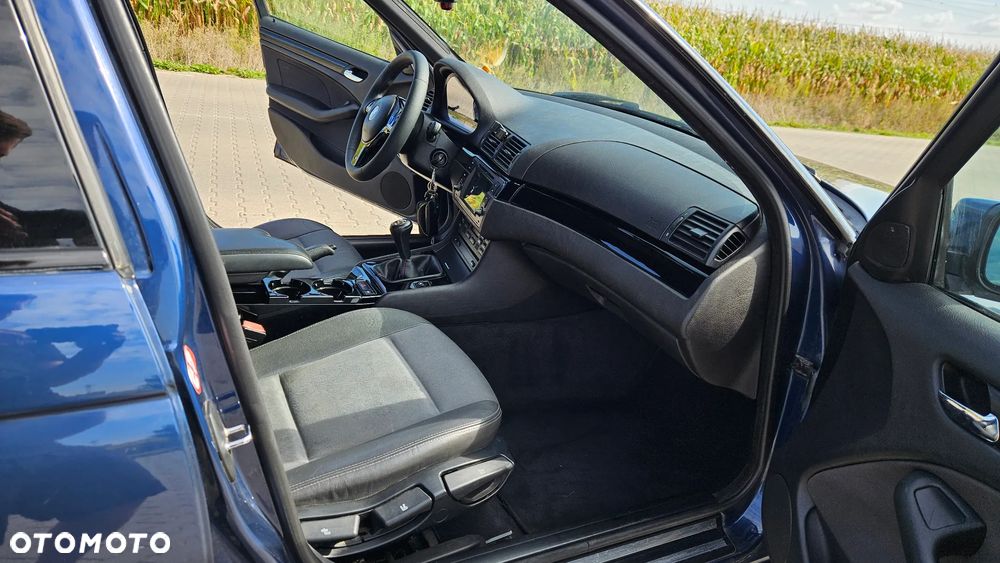 BMW Seria 3 320d - 24