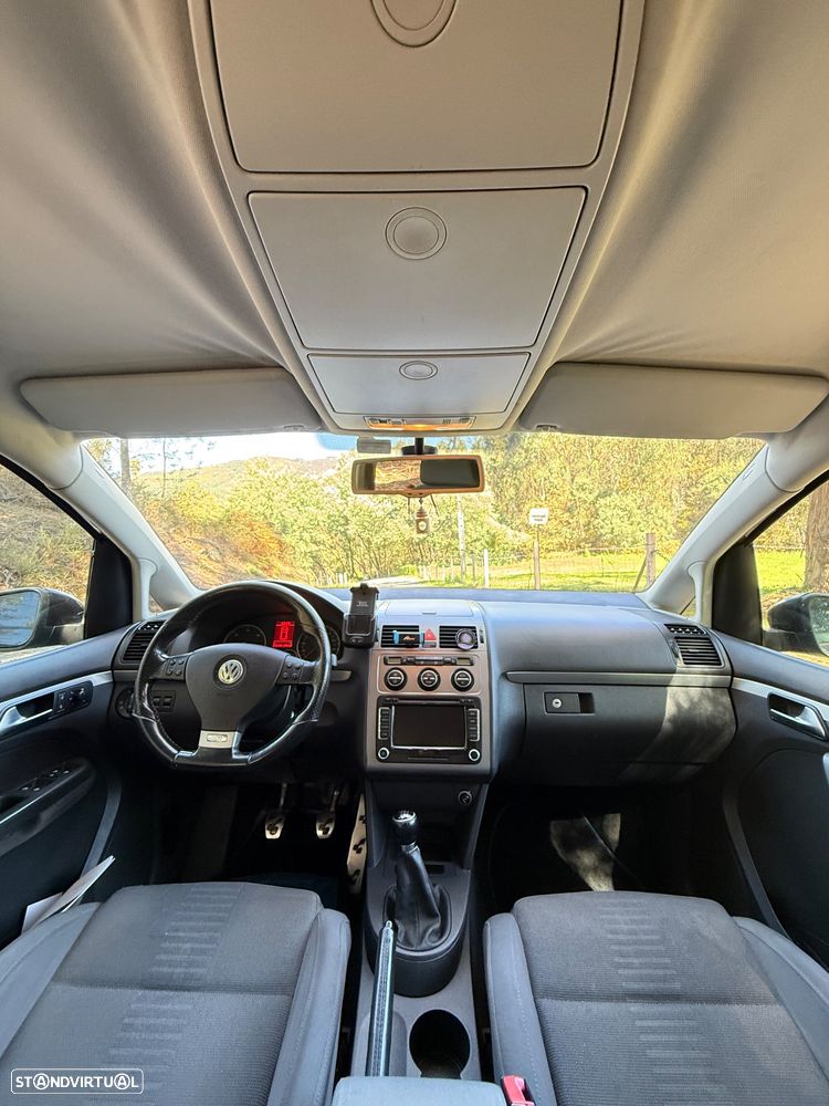 VW Touran 2.0 TDI DPF R-Line Edition - 6