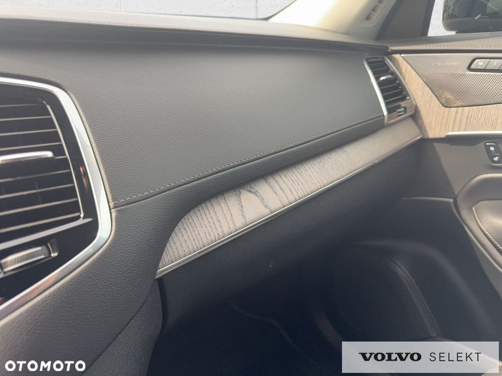 Volvo XC 90 - 25